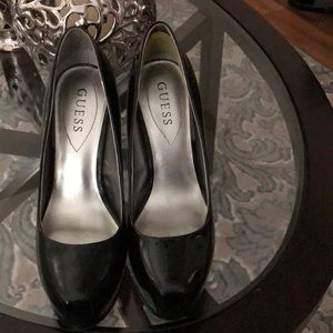 EUC BLACK PATENT LEATHER GUESS SHOES SZ 7.5